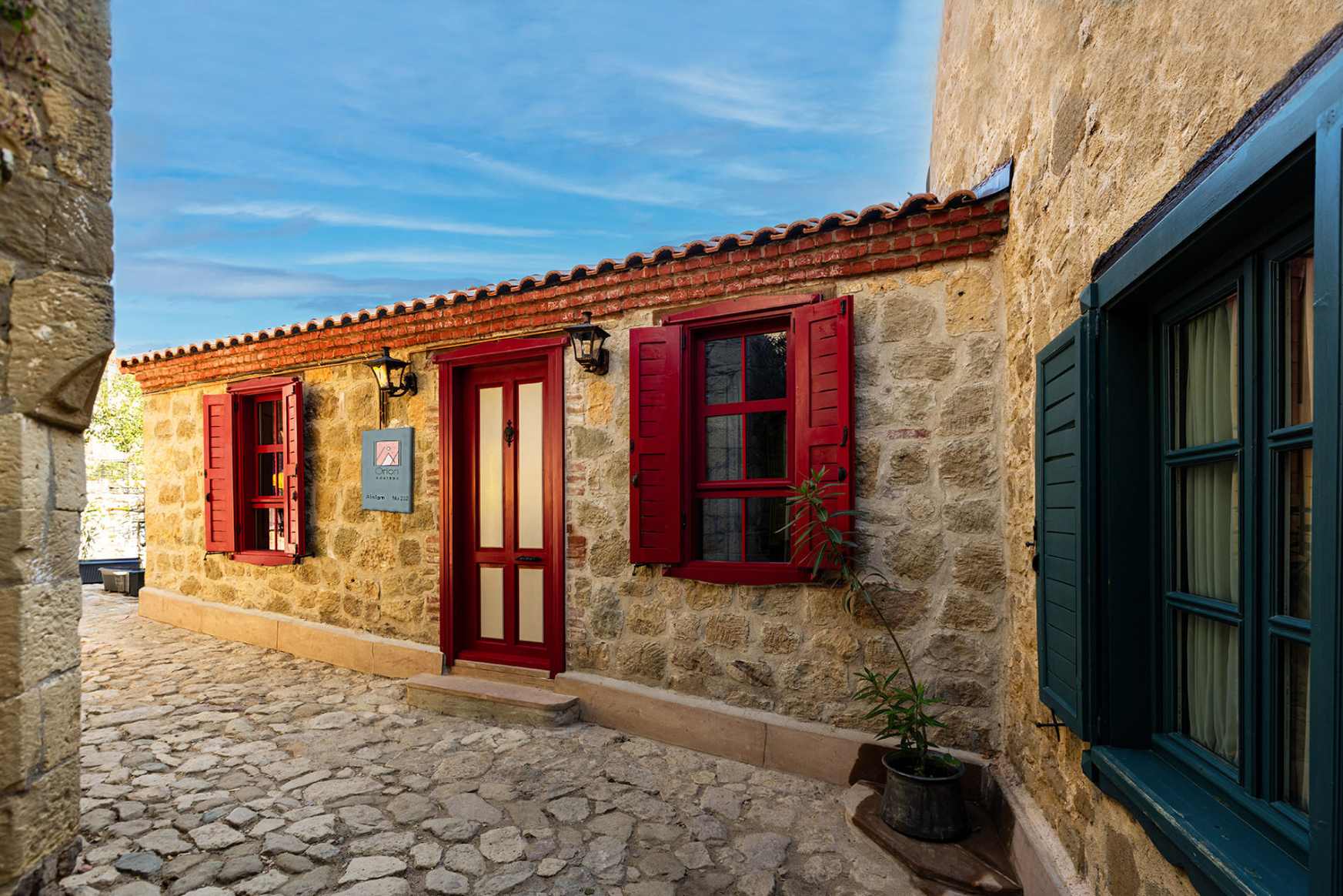 Alnilam Taş Evi