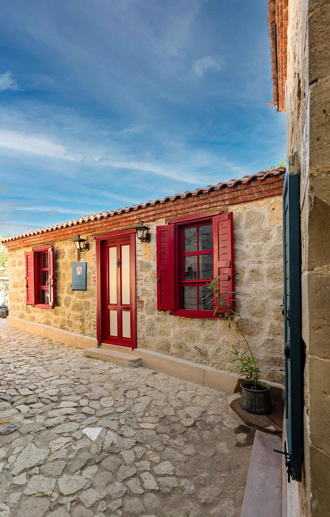Alnilam Taş Evi