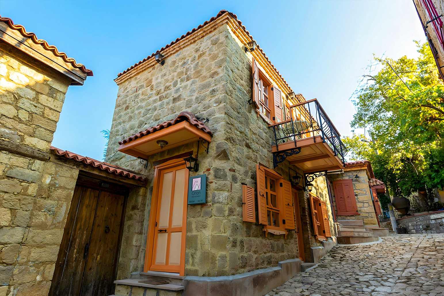 Alnitak Taş Evi